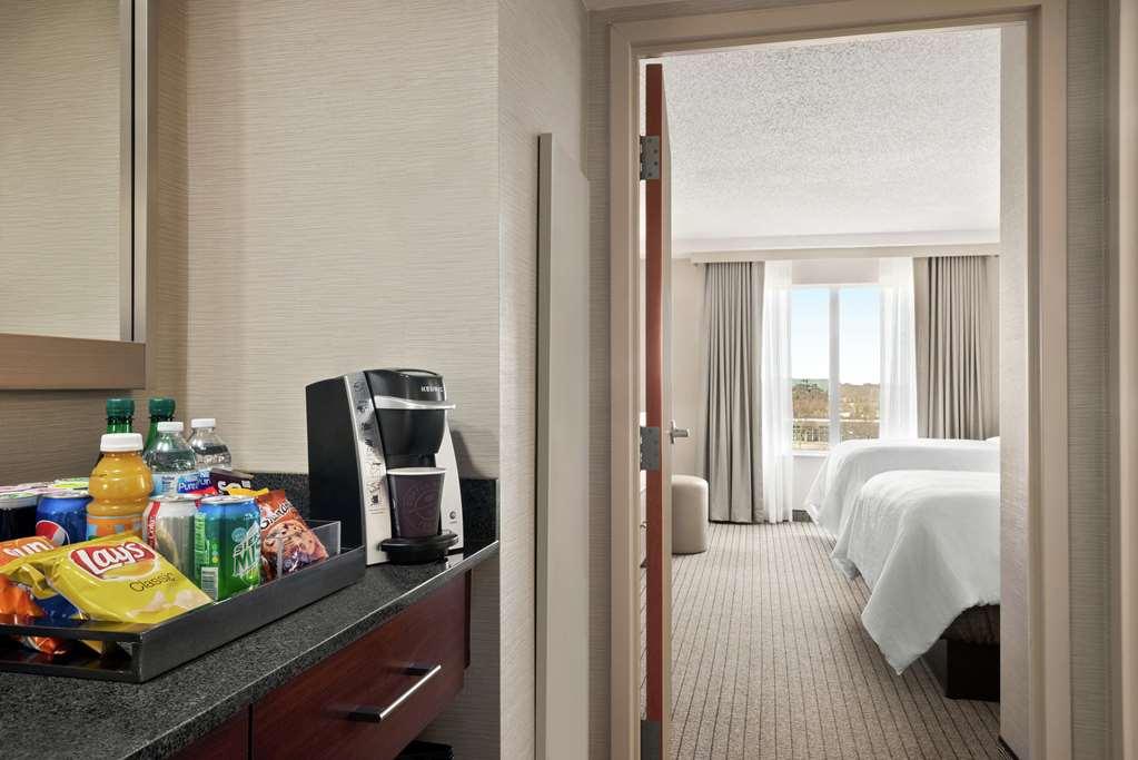 Embassy Suites By Hilton Columbus Dublin Room photo