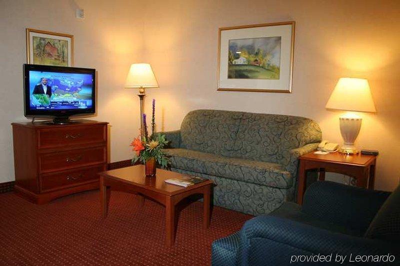 Embassy Suites By Hilton Columbus Dublin Room photo